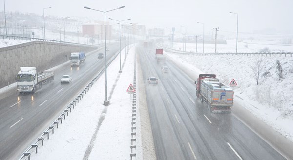 Bozüyük 'kar'a uyandı
