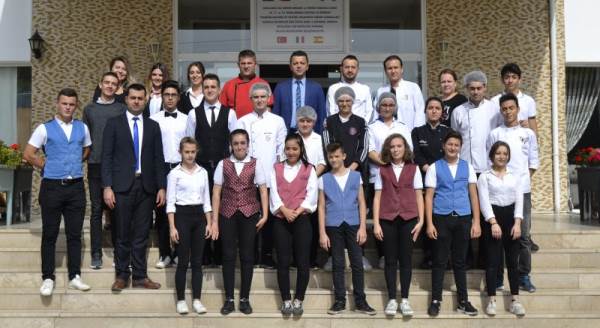 Bu lise cirosuyla birçok işletmeyi solladı