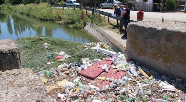 Bu pisliği kim temizleyecek?