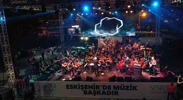 Bulutsuzluk Özlemi'nden Eskişehirlilere unutulmaz gece