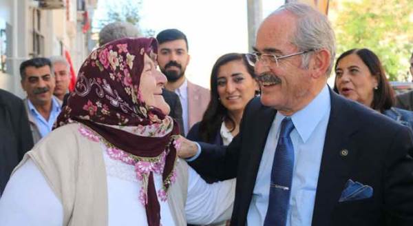 Büyükerşen dernekleri ziyaret etti