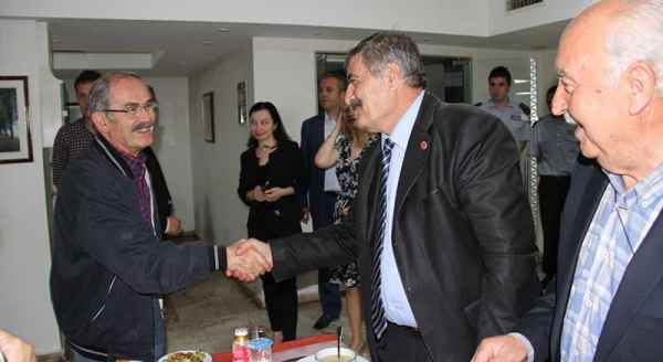 Büyükşehir muhtarlara iftar verdi