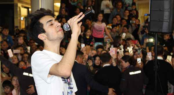 Çağatay Akman hayranlarıyla buluştu