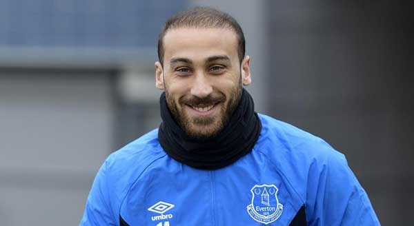 Cenk Tosun'un başarısız olmasını diledi!