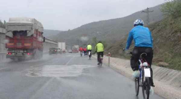 Çibörek için 300 kilometre pedal çevirdi