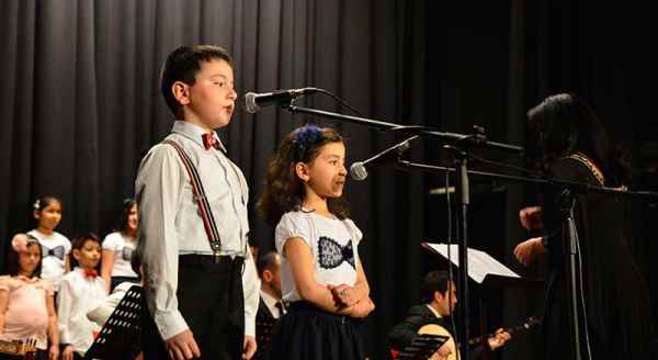 Çocuklardan 23 Nisan konseri