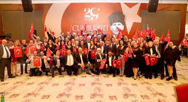 Cumhuriyeti yaşatacağız