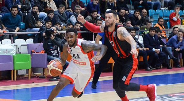 Dev adamlardan yeni yıl hediyesi