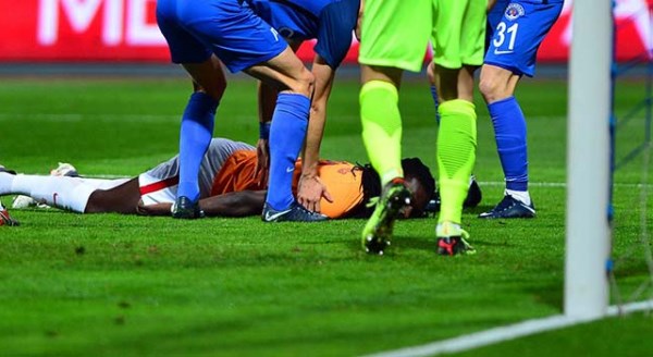 Dünya Gomis'i konuşuyor