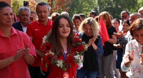 Dünya ikincisi Sümeyye Boyacı’dan mutluluk gözyaşları
