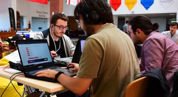 Eskişehir Anadolu Üniversitesi gençler için bunu da yaptı