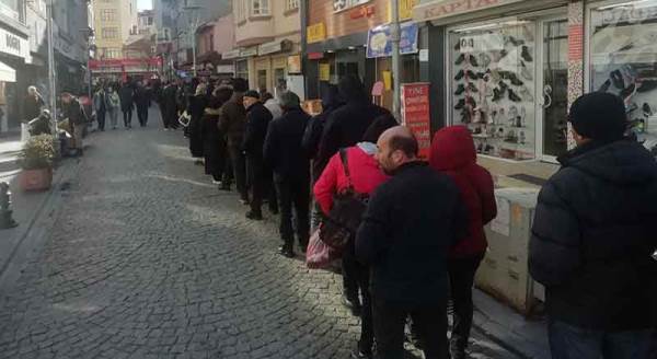 Eskişehir ayazında o lezzet için beklediler!