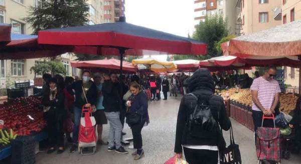 Eskişehir Çarşamba Pazarı'nda yağmur sürprizi