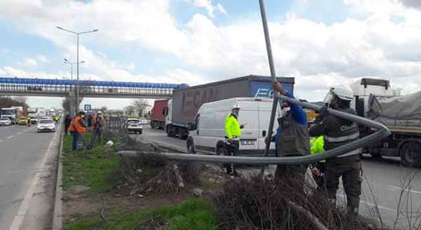 Eskişehir çevre yolunda 4 araç birbirine girdi!