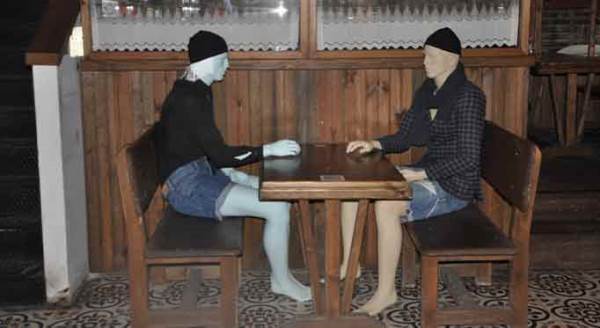 Eskişehir'de "cansız mankenli" koronavirüs önlemi!