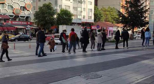 Eskişehir’de “zorunlu” kuyruk!