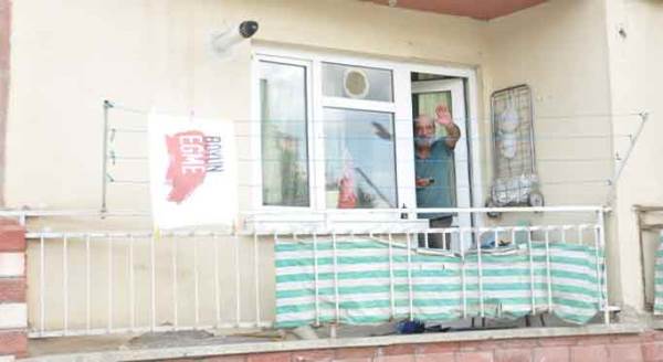 Eskişehir'de 1 Mayıs balkonlardan kutlandı