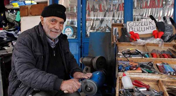 Eskişehir’de 40 yıldır aynı dükkânda o mesleği yaşatıyor!