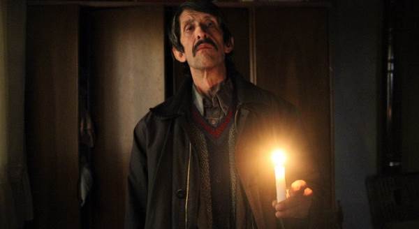 Eskişehir'de 5 kişilik aile mum ışığında yaşıyor