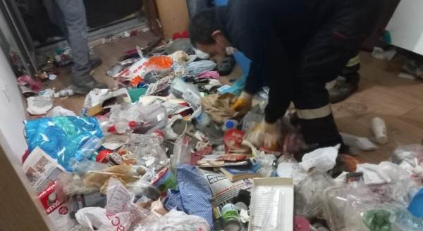 Eskişehir'de 5 milyonluk evden 5 ton çöp çıktı!