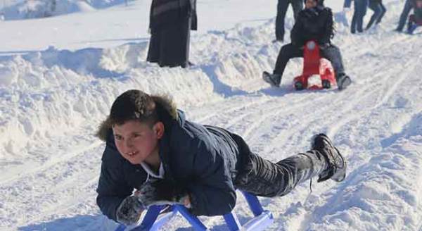 Eskişehir'de 7'den 70'e kızak keyfi!