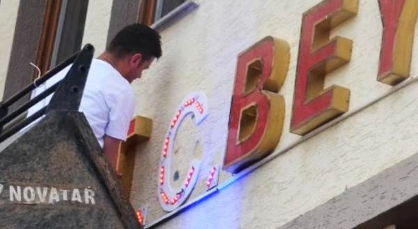 Eskişehir'de AK Parti'den CHP'ye geçen belediye binasına bakın ne yapıldı...