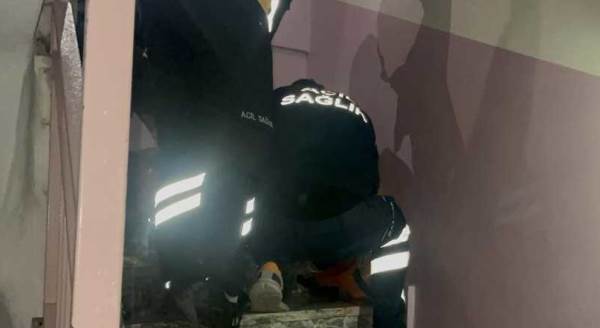 Eskişehir'de akıl almaz kaza: Merdiven boşluğuna düştü!