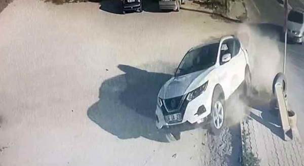 Eskişehir'de akıl almaz kaza: Savaş alanına çevirdi!