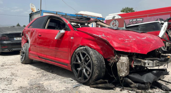 Eskişehir'de aniden çıkan araç feci kazaya neden oldu! İşte son hali...