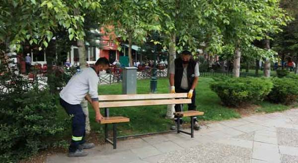 Eskişehir'de banklarda araya mesafe giriyor!