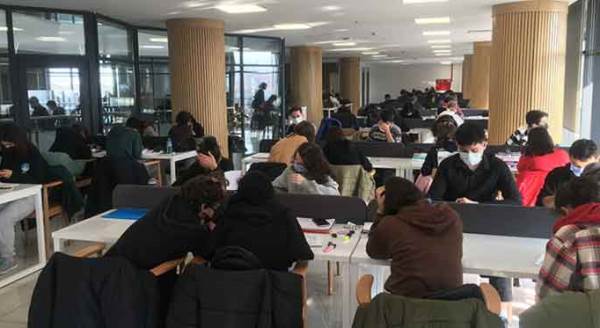 Eskişehir'de bu kalabalık görenleri şaşkına çeviriyor!