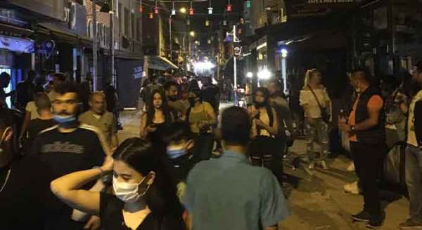 Eskişehir'de bu sokakta koronavirüsten korkan yok!