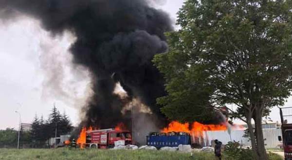 Eskişehir'de büyük yangın! Faciaya dönüşmek üzereyken...