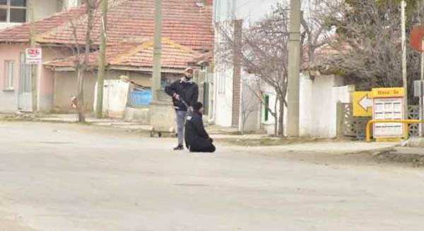 Eskişehir'de dehşet! İki kişiyi silahla kaçırdı, polis vurarak...