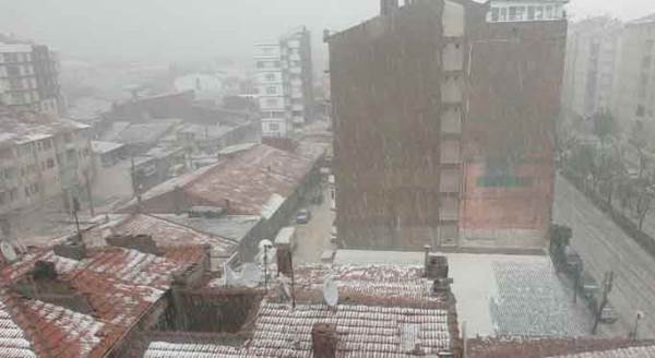 Eskişehir'de dolu yağışı felakete dönüştü!