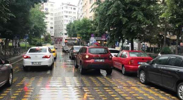 Eskişehir'de dörtlüyü yakan bunu yapıyor...