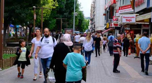 Eskişehir'de emeklilere bir dokunduk bin ah işittik