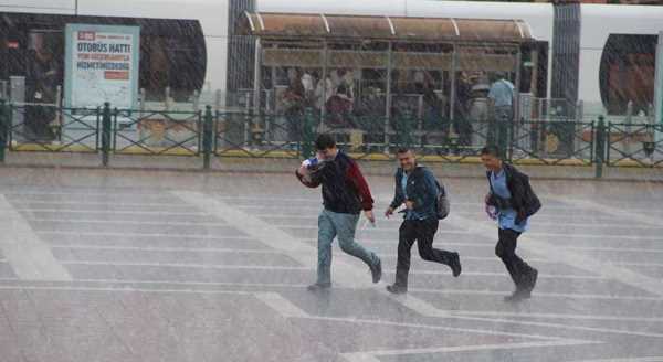 Eskişehir'de etkili yağmur