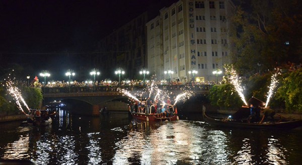 Eskişehir'de fener alayı coşkusu