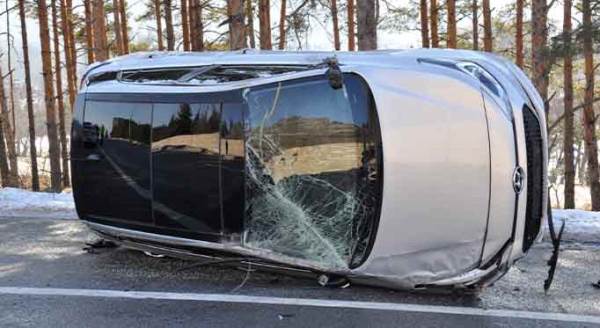 Eskişehir'de inanılmaz kurtuluş! Taklalar attı, karşı şeride geçti...