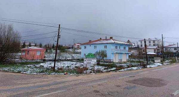 Eskişehir'de kar sürprizi! Nisan ayında bembeyaz...