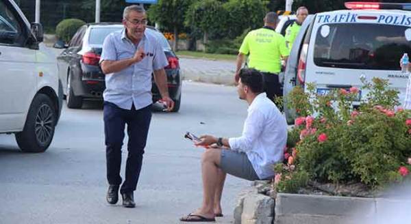 Eskişehir'de kaza yapan oğula babadan ilginç tepki