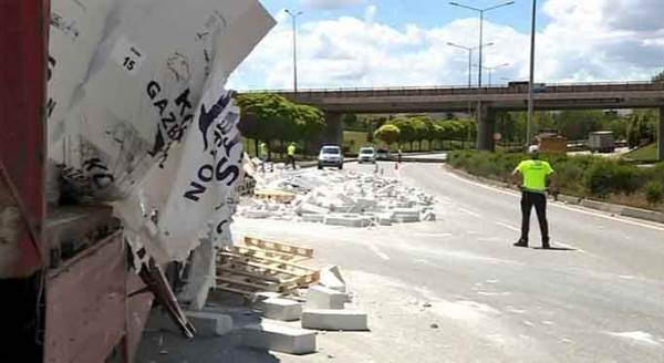 Eskişehir'de kontrolden çıkan TIR...