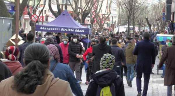 Eskişehir’de koronavirüs vakası kalmamış gibi görüntüler...
