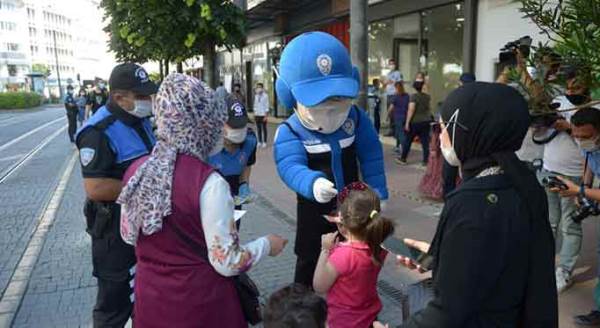 Eskişehir’de koronavirüse karşı “maskotlu” uyarı!