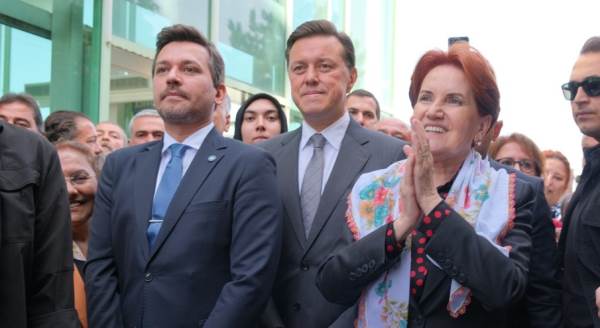 Eskişehir'de Meral Akşener'e coşkulu karşılama