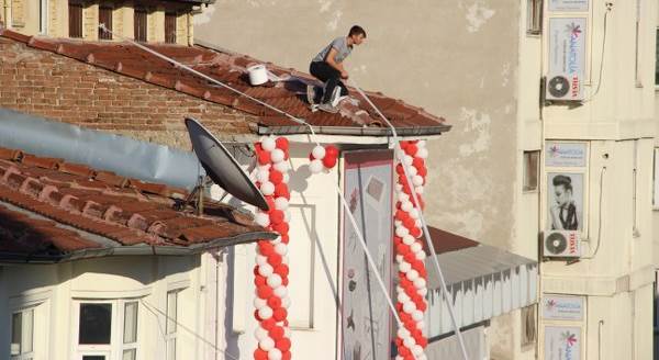 Eskişehir'de metrelerce yüksekte ölümle dans etti