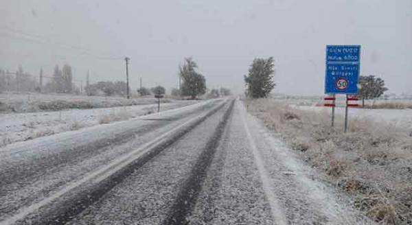 Eskişehir'de mevsimin ilk karı düştü!