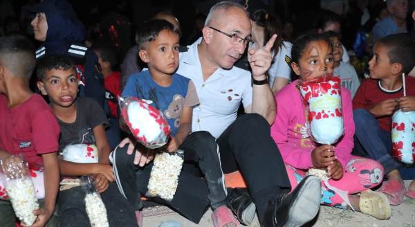 Eskişehir'de mevsimlik işçilerin çocuklarına özel film gösterimi