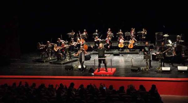Eskişehir'de muhteşem konser nefes kesti
